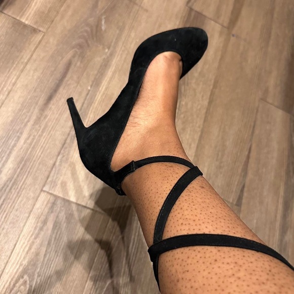 BCBGeneration Women’s Black Suede Leather Round Toe Heels Size 8.5 Heel - Picture 3 of 3